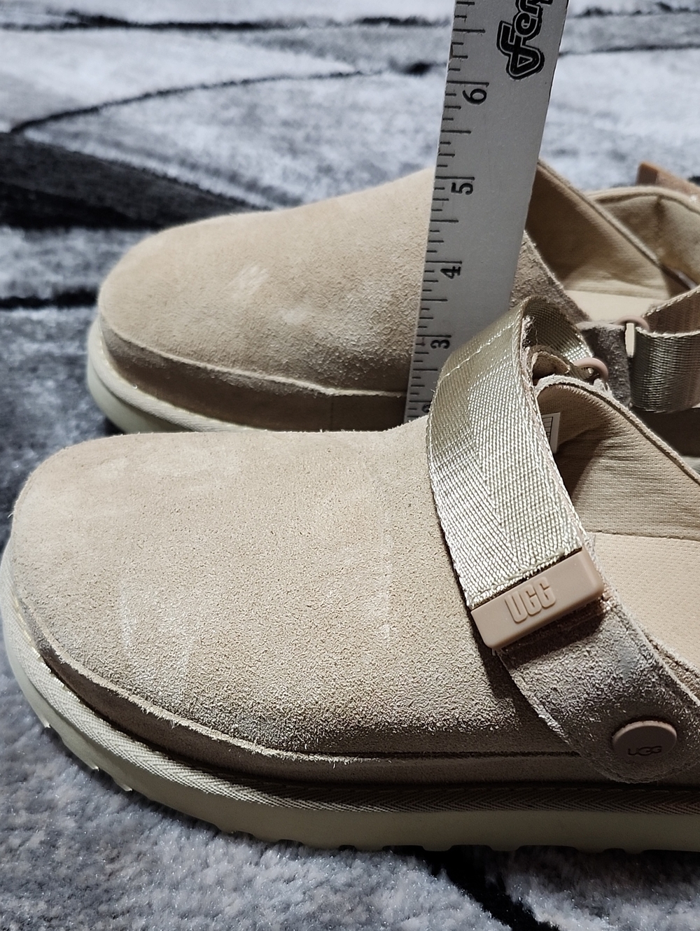 UGG GOLDENSTAR VILLA SUEDE SAND/TAN ADJUSTABLE SWIVEL HEEL STRAP CLOGS SHOES - Picture 9 of 15